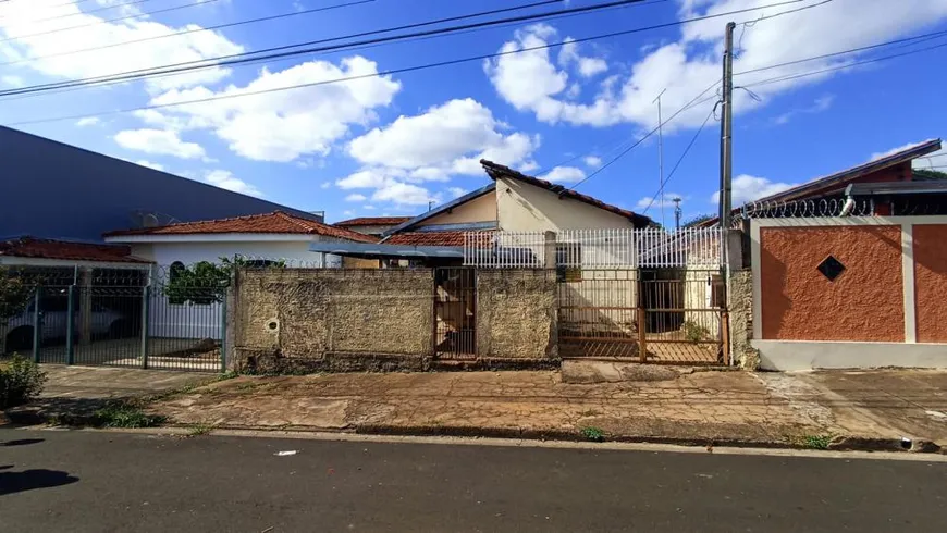 Foto 1 de Casa com 1 Quarto à venda, 57m² em Vila Carmem, São Carlos