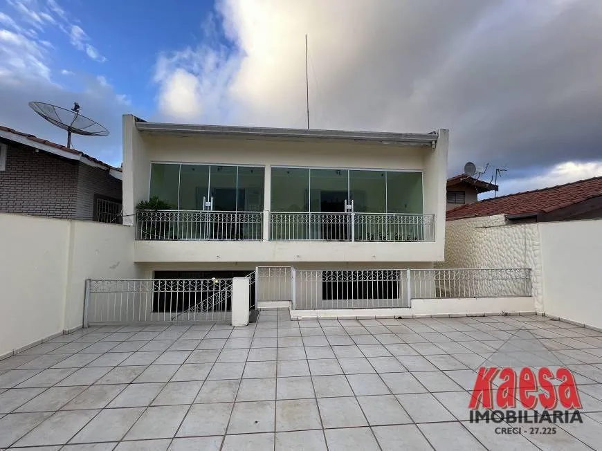 Foto 1 de Casa com 6 Quartos para venda ou aluguel, 340m² em Vila Thais, Atibaia