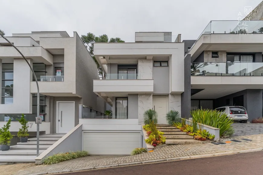Foto 1 de Casa de Condomínio com 4 Quartos à venda, 390m² em Santo Inácio, Curitiba