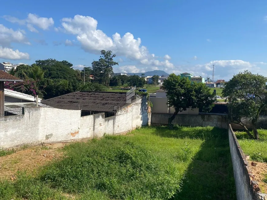 Foto 1 de Lote/Terreno à venda, 300m² em Barreiros, São José