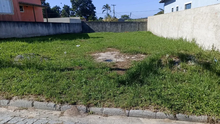 Foto 1 de Lote/Terreno à venda, 300m² em Sao Mateus, São Pedro da Aldeia