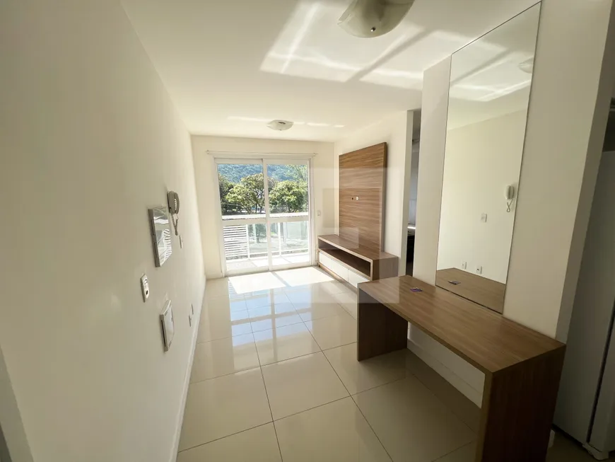Foto 1 de Apartamento com 1 Quarto para alugar, 38m² em Curicica, Rio de Janeiro