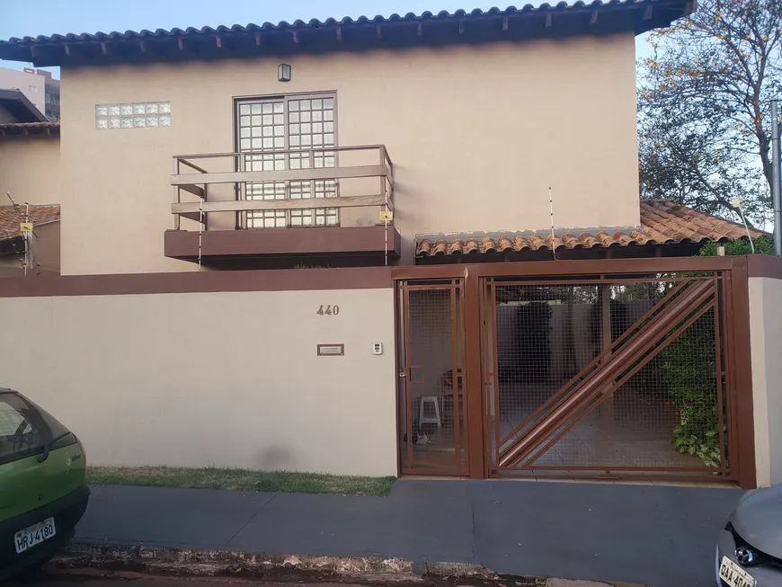 Foto 1 de Sobrado com 3 Quartos para alugar, 105m² em Bairro Seminario, Campo Grande