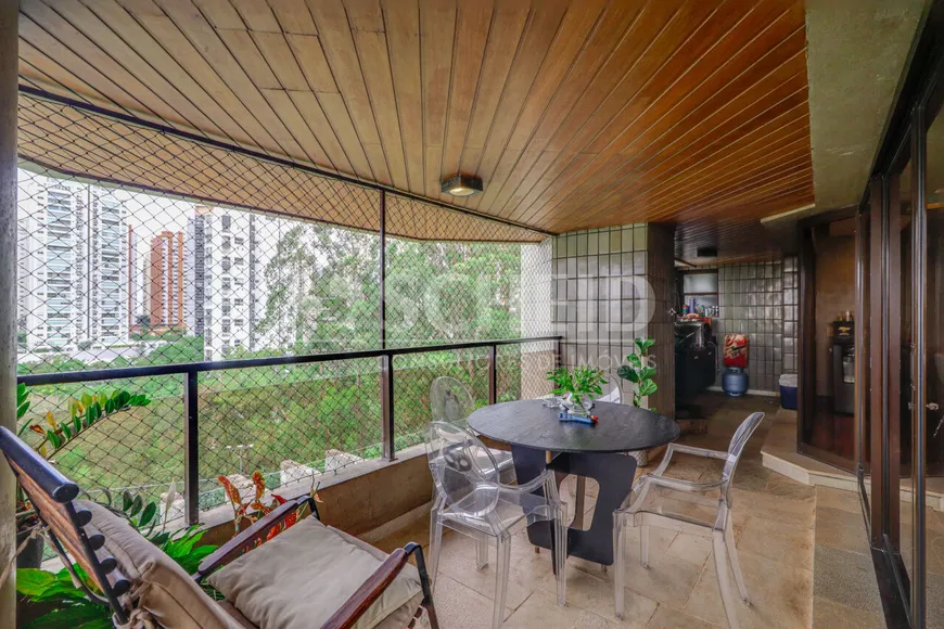 Foto 1 de Apartamento com 4 Quartos à venda, 300m² em Morumbi, São Paulo