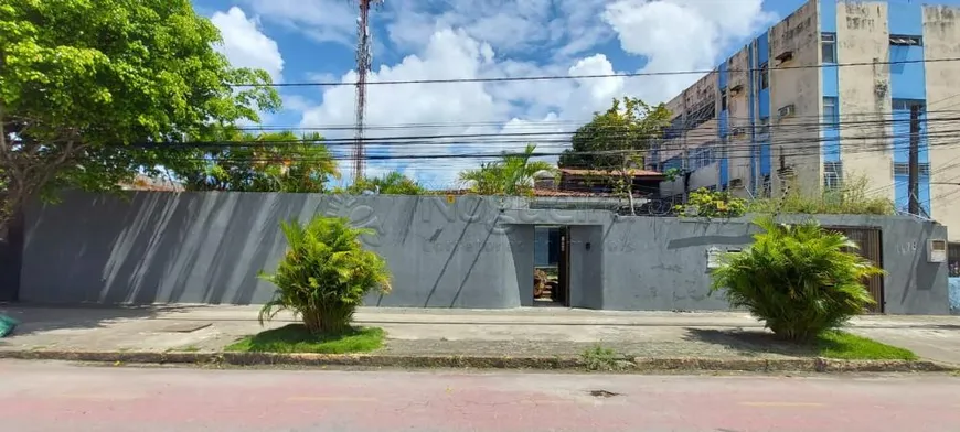 Foto 1 de Casa com 4 Quartos para alugar, 395m² em Imbiribeira, Recife