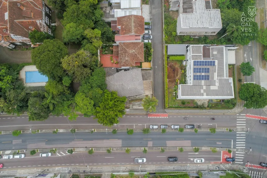 Foto 1 de Lote/Terreno à venda, 369m² em Cabral, Curitiba