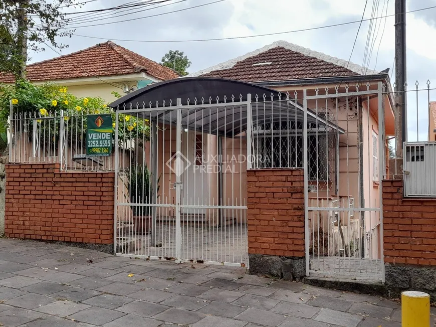 Foto 1 de Casa com 3 Quartos à venda, 160m² em Santo Antônio, Porto Alegre