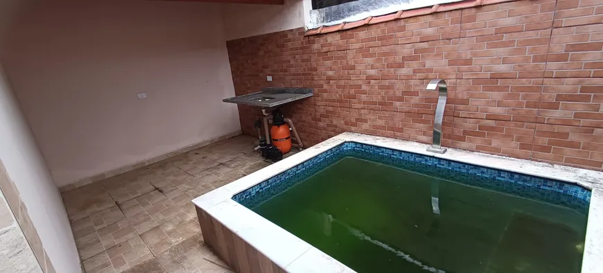 Foto 1 de Casa com 2 Quartos à venda, 70m² em Balneario Mongaguá, Mongaguá