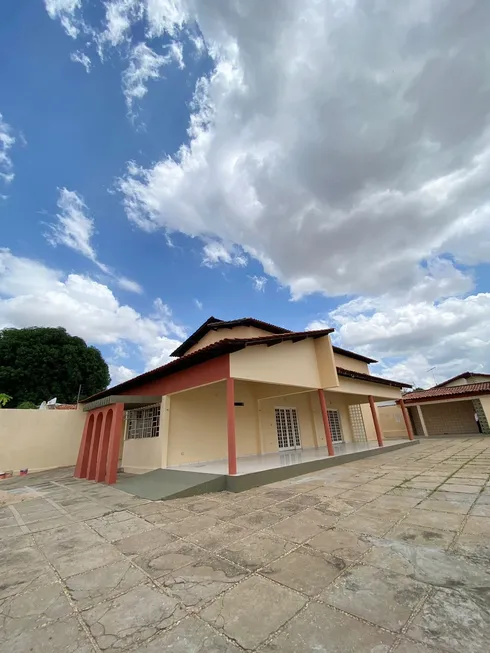 Foto 1 de Casa com 5 Quartos à venda, 209m² em Jóquei, Teresina