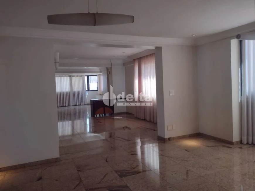 Foto 1 de Apartamento com 4 Quartos à venda, 208m² em Centro, Uberlândia
