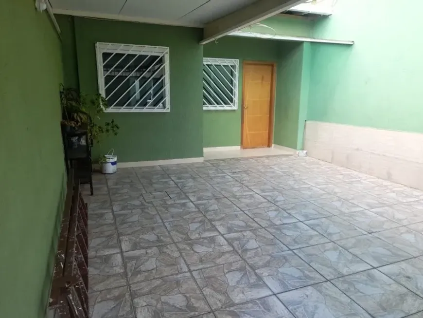 Foto 1 de Casa com 2 Quartos para alugar, 200m² em Vitória, Belo Horizonte