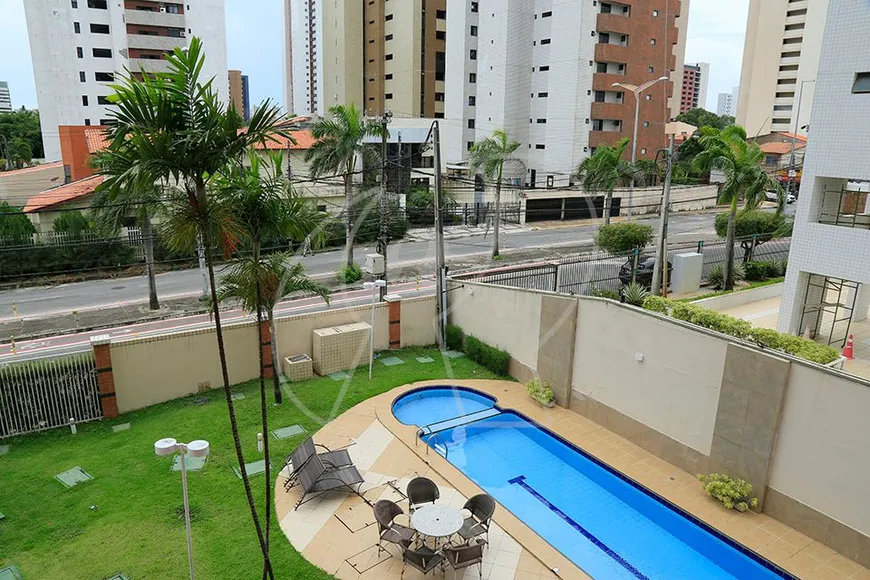 Foto 1 de Apartamento com 3 Quartos à venda, 112m² em Guararapes, Fortaleza