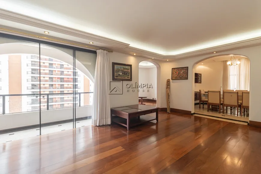 Foto 1 de Apartamento com 4 Quartos para alugar, 250m² em Jardim Paulista, São Paulo