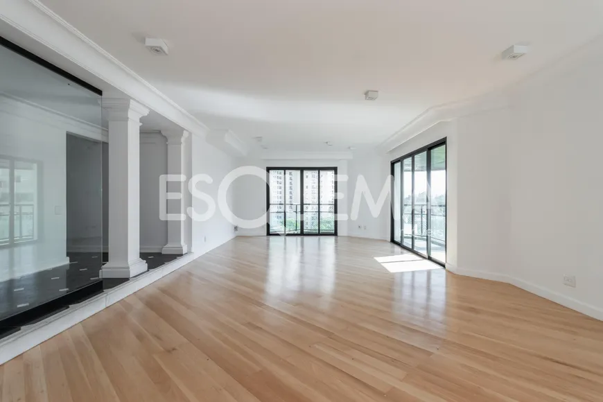 Foto 1 de Apartamento com 4 Quartos para alugar, 273m² em Moema, São Paulo