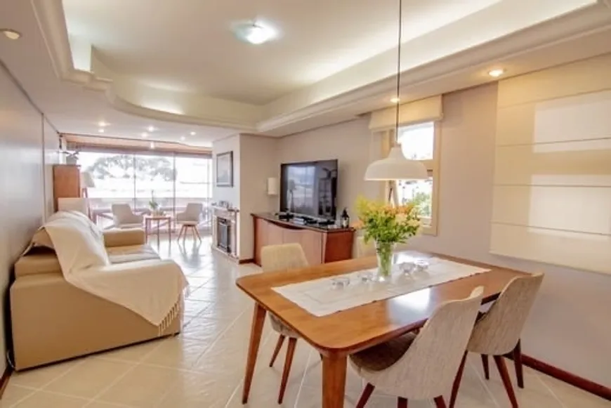 Foto 1 de Apartamento com 2 Quartos à venda, 120m² em Petrópolis, Porto Alegre