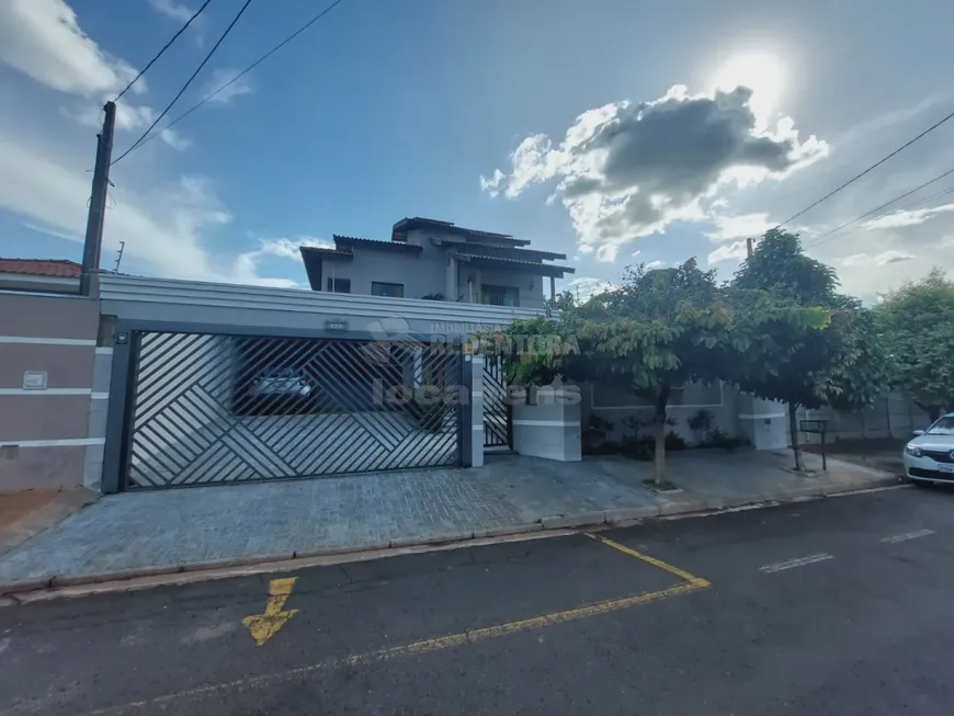 Foto 1 de Sobrado com 3 Quartos à venda, 385m² em Jardim Tarraf II, São José do Rio Preto