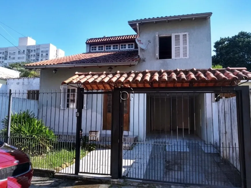 Foto 1 de Casa com 3 Quartos à venda, 230m² em Camaquã, Porto Alegre