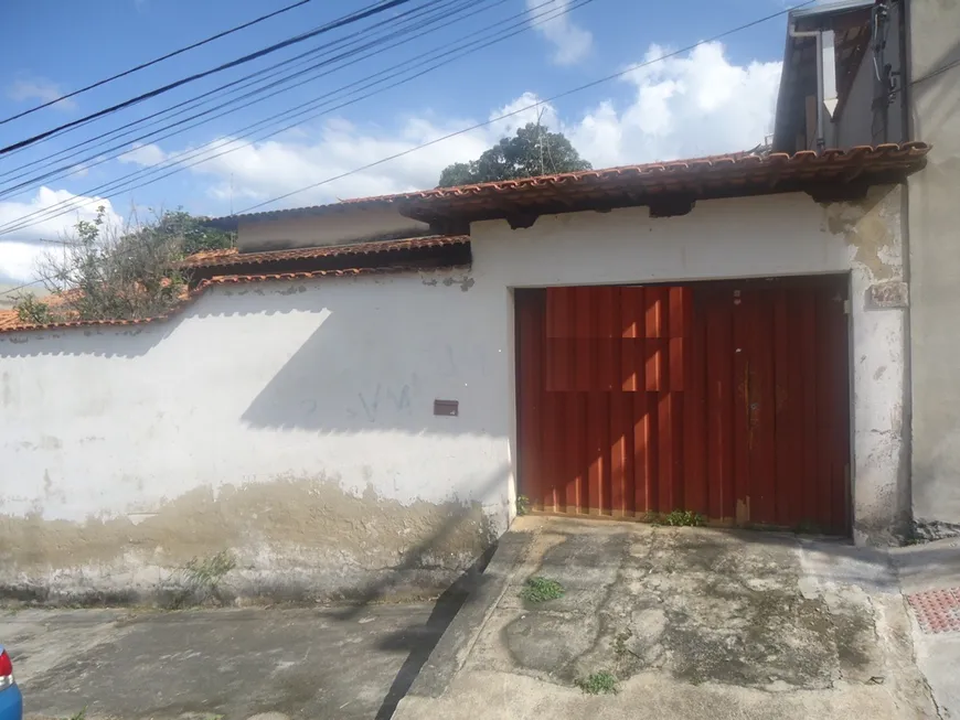 Foto 1 de Casa com 3 Quartos à venda, 135m² em Juliana, Belo Horizonte