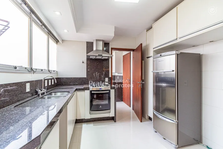 Foto 1 de Apartamento com 3 Quartos para alugar, 188m² em Cabral, Curitiba