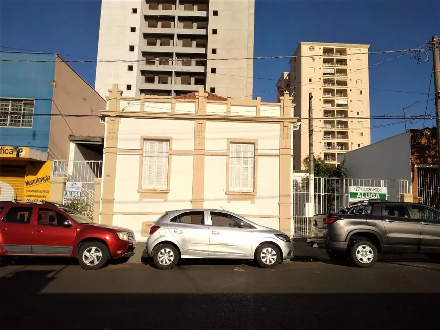 Foto 1 de Casa com 3 Quartos para alugar, 149m² em Centro, Araraquara