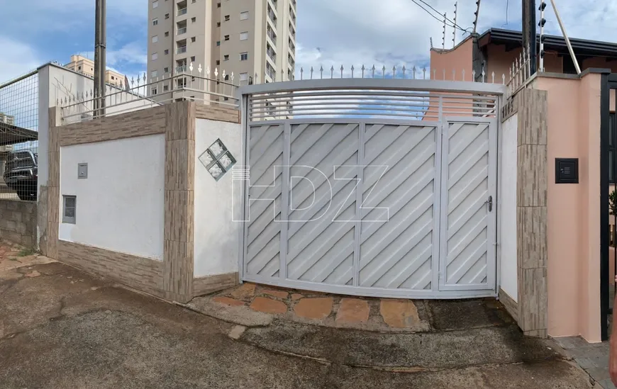 Foto 1 de Casa com 2 Quartos à venda, 77m² em Centro, Araraquara