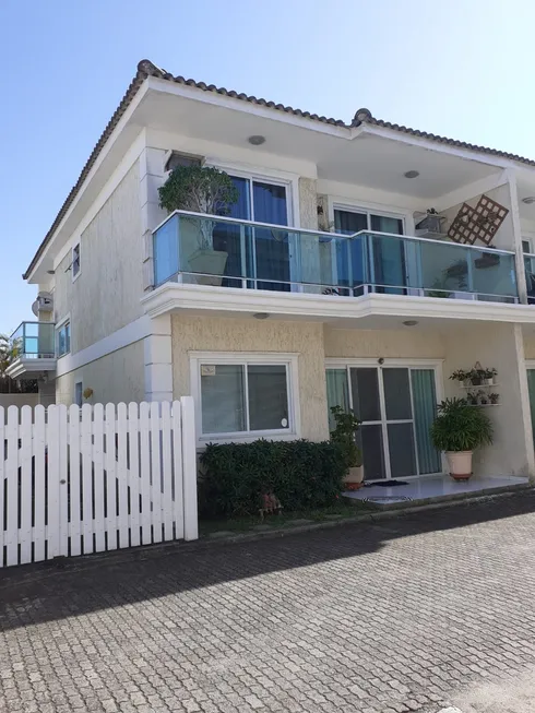 Foto 1 de Casa de Condomínio com 4 Quartos à venda, 140m² em Portinho, Cabo Frio