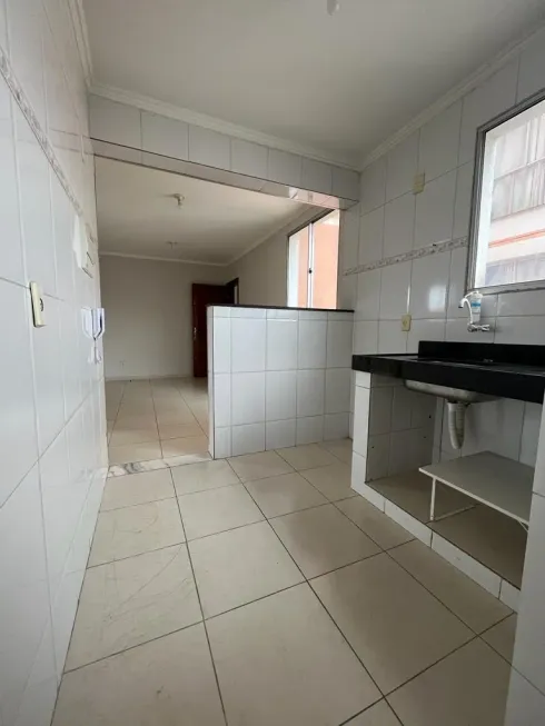 Foto 1 de Apartamento com 2 Quartos para alugar, 50m² em Arvoredo, Contagem