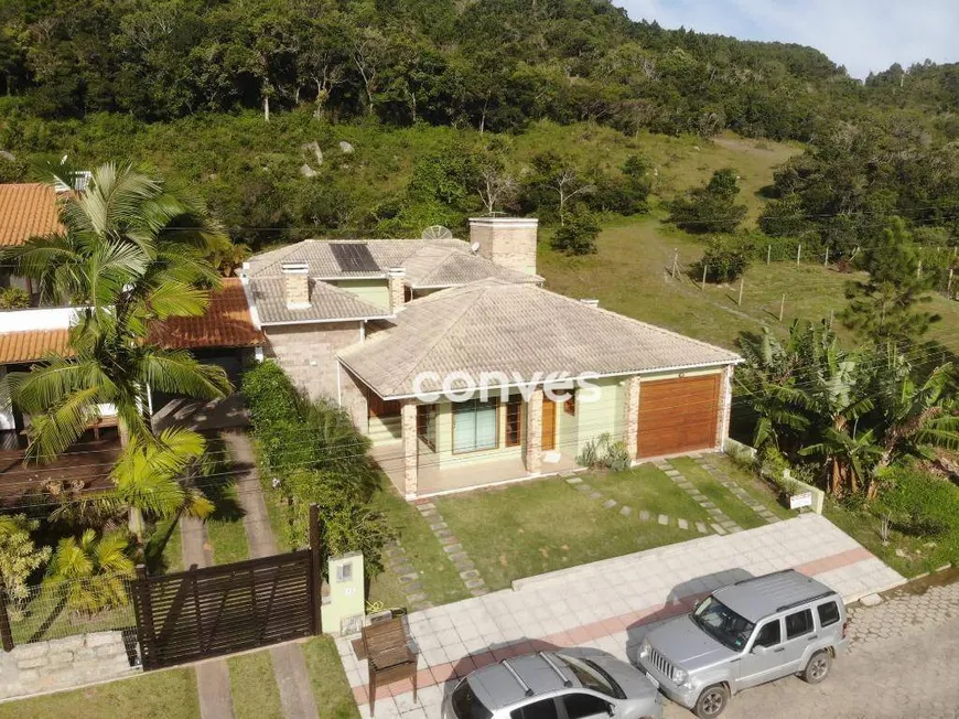 Foto 1 de Casa com 3 Quartos à venda, 235m² em Panoramico, Garopaba
