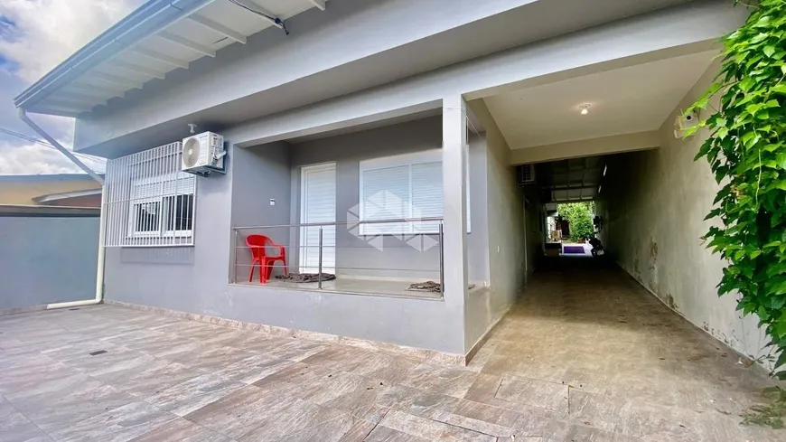 Foto 1 de Casa com 4 Quartos à venda, 200m² em Vila Ipiranga, Porto Alegre