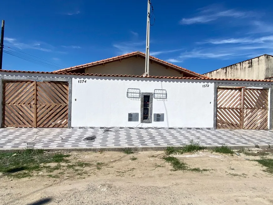 Foto 1 de Casa com 2 Quartos à venda, 62m² em Balneário Gaivotas, Itanhaém