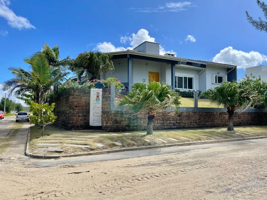 Foto 1 de Casa com 4 Quartos à venda, 195m² em Balneário Bella Torres, Passo de Torres