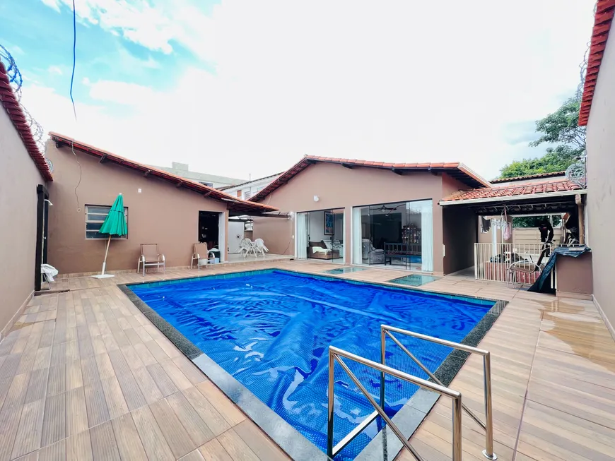 Foto 1 de Casa com 4 Quartos à venda, 450m² em São Luíz, Belo Horizonte