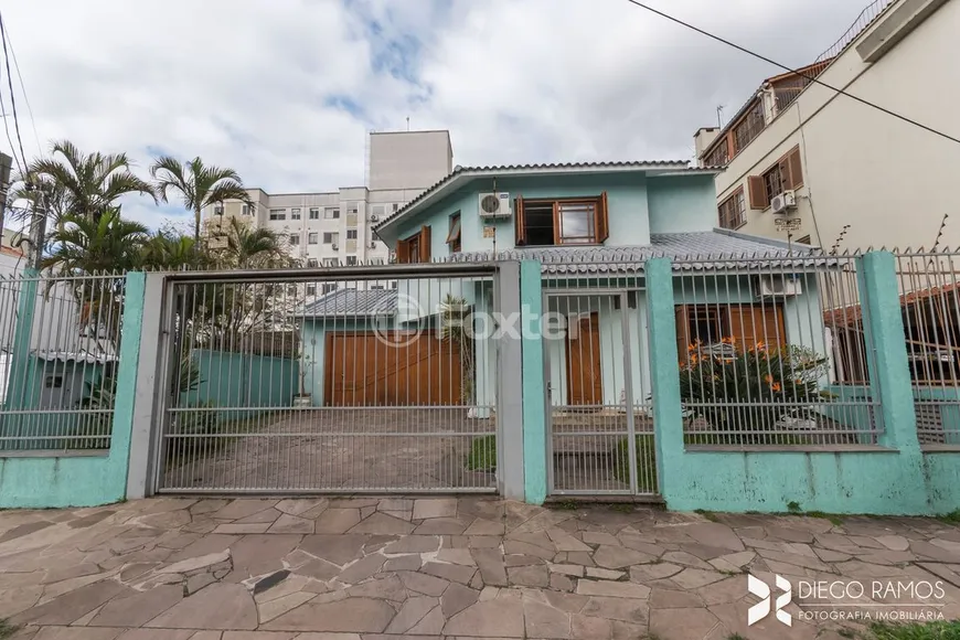 Foto 1 de Casa com 6 Quartos à venda, 240m² em Sarandi, Porto Alegre