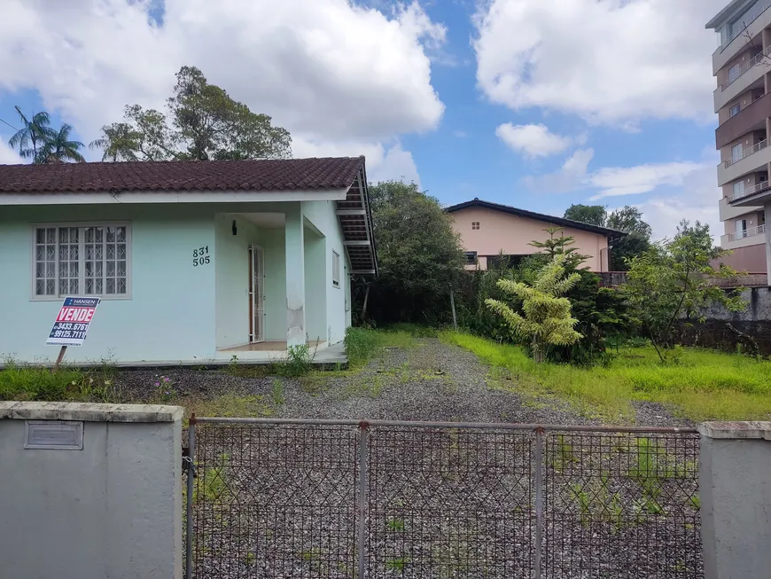 Foto 1 de Lote/Terreno à venda, 625m² em América, Joinville