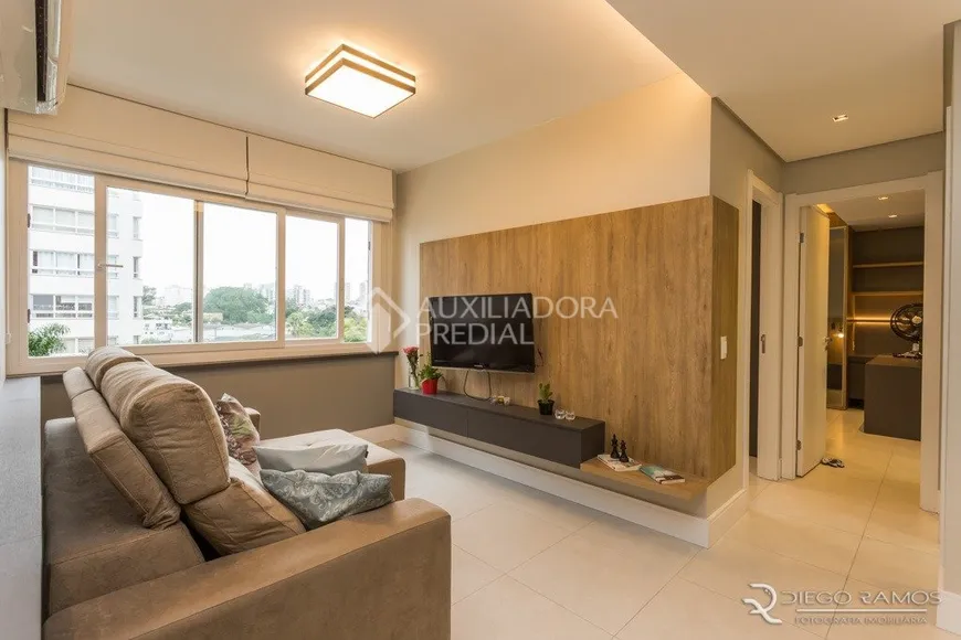 Foto 1 de Apartamento com 2 Quartos à venda, 61m² em Jardim Lindóia, Porto Alegre