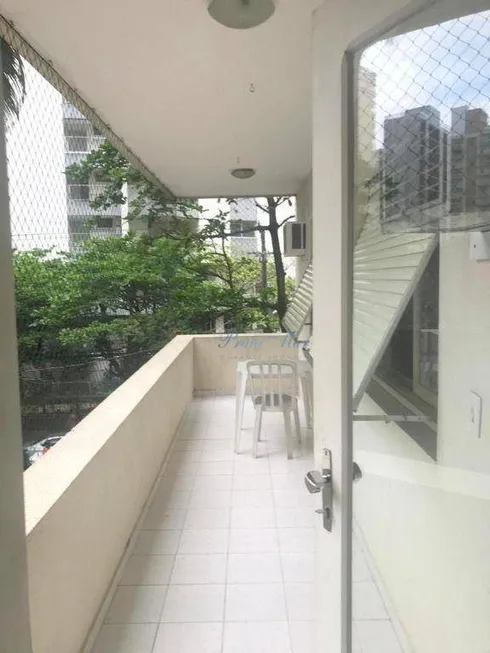 Foto 1 de Apartamento com 3 Quartos à venda, 110m² em Praia das Pitangueiras, Guarujá