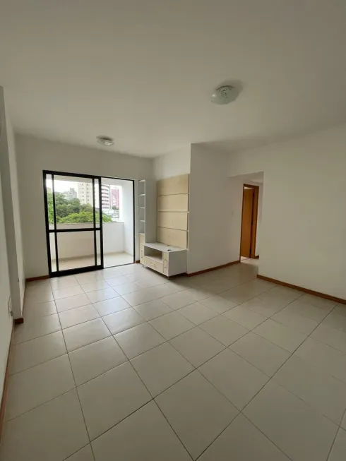 Foto 1 de Apartamento com 3 Quartos à venda, 83m² em Stiep, Salvador