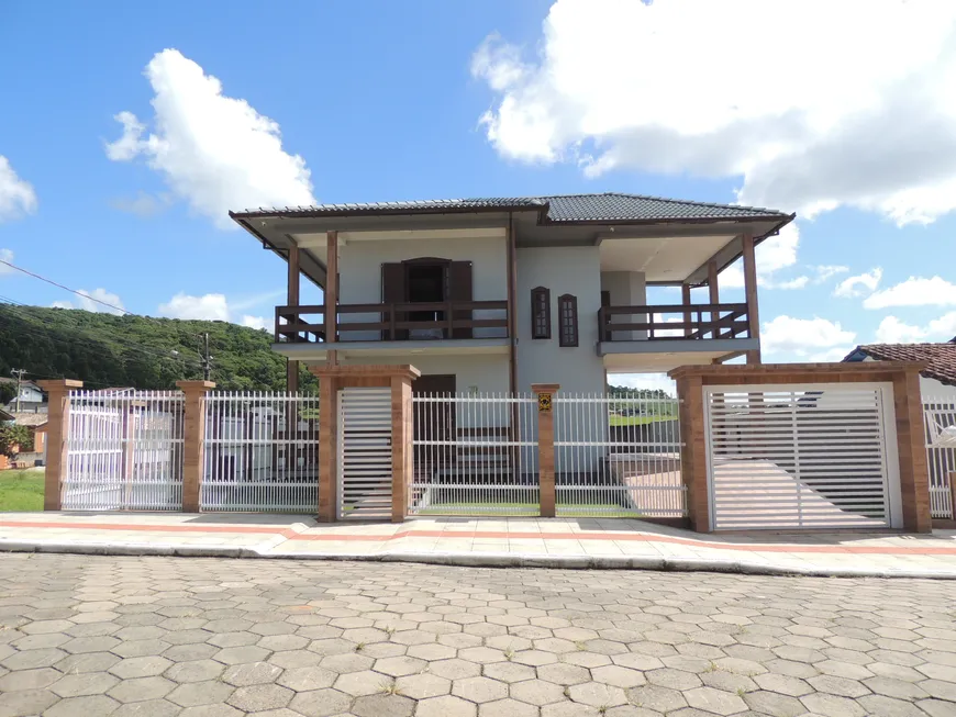 Foto 1 de Casa com 3 Quartos à venda, 280m² em Prospera, Criciúma