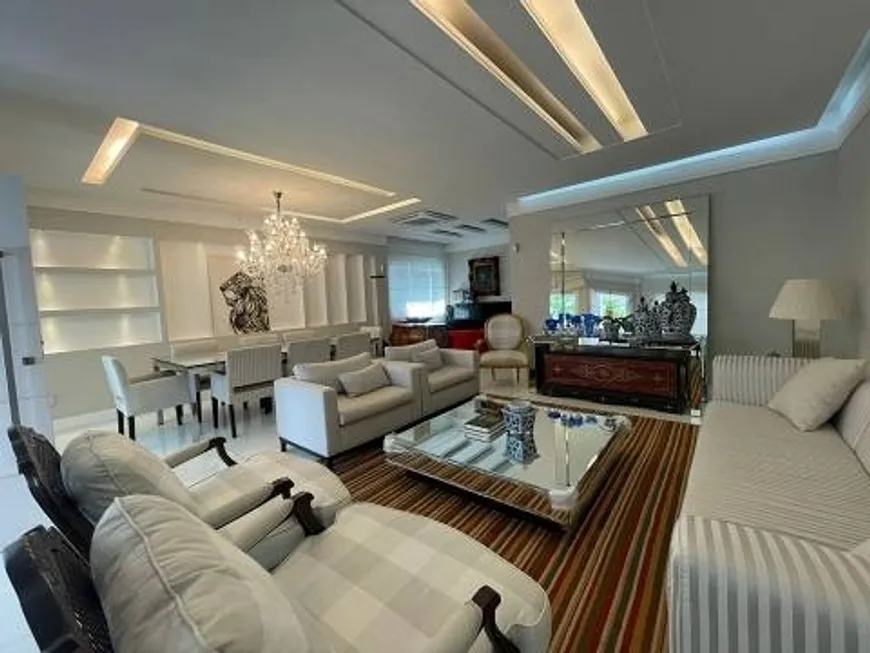 Foto 1 de Casa de Condomínio com 4 Quartos para alugar, 400m² em Barra da Tijuca, Rio de Janeiro