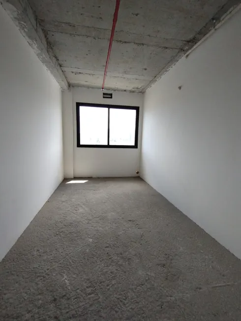 Foto 1 de Sala Comercial para alugar, 20m² em Tanque, Rio de Janeiro