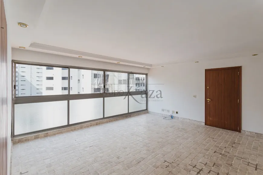 Foto 1 de Apartamento com 3 Quartos à venda, 122m² em Cerqueira César, São Paulo