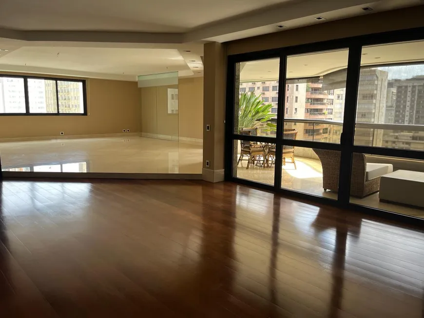 Foto 1 de Apartamento com 4 Quartos à venda, 420m² em Lourdes, Belo Horizonte