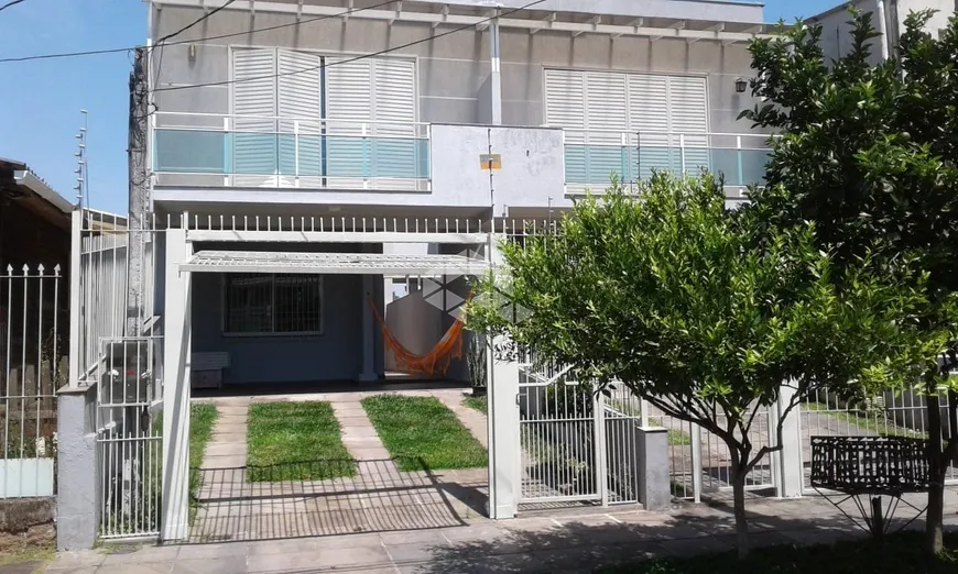 Foto 1 de Casa com 3 Quartos à venda, 144m² em Jardim Itú Sabará, Porto Alegre