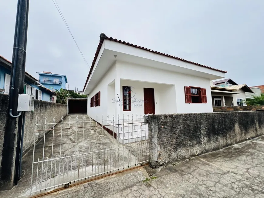 Foto 1 de Casa com 3 Quartos para alugar, 360m² em Vila Nova Alvorada, Imbituba