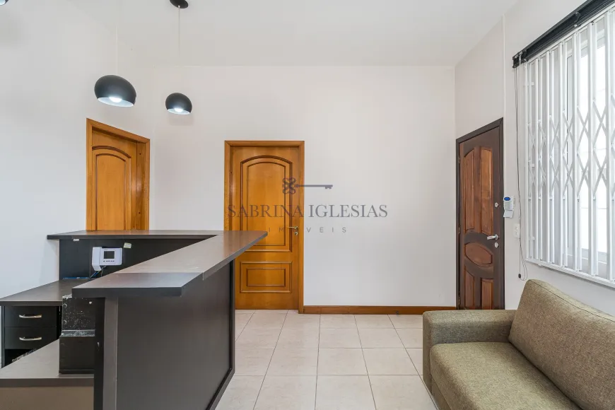Foto 1 de Casa com 3 Quartos para alugar, 220m² em São Francisco, Curitiba