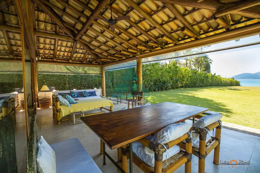 Foto 1 de Casa com 3 Quartos à venda, 1238m² em Praia Brava, Ubatuba