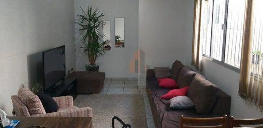 Foto 1 de Sobrado com 3 Quartos à venda, 180m² em Vila Palmares, Santo André