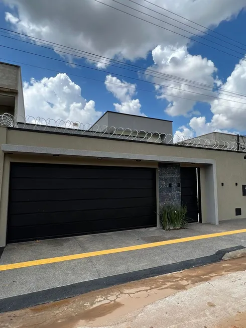 Foto 1 de Casa com 3 Quartos à venda, 325m² em Residencial Vereda dos Buritis, Goiânia