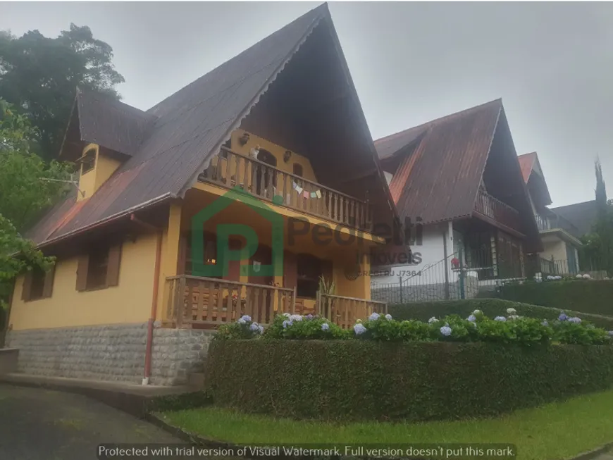 Foto 1 de Casa de Condomínio com 2 Quartos à venda, 110m² em Cascatinha, Nova Friburgo