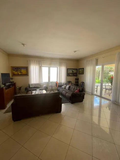 Foto 1 de Casa com 3 Quartos à venda, 557m² em Vila Oliveira, Mogi das Cruzes